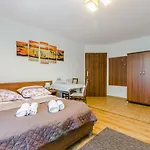 Ramzes Ustka -Pokoje Z Balkonami,Parking,Rowery,Blisko Do Plazy 3*