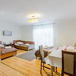 Alojamento de Acomodação e Pequeno-almoço Ramzes Ustka -Pokoje Z Balkonami,Parking,Rowery,Blisko Do Plazy 3*