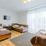 Ramzes Ustka -Pokoje Z Balkonami,Parking,Rowery,Blisko Do Plazy 3* Ustka