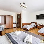 Bed & Breakfast Ramzes -pokoje Z Balkonami,parking,rowery,blisko Do Plazy Ustka
