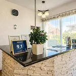 Bed & Breakfast Ramzes -pokoje Z Balkonami,parking,rowery,blisko Do Plazy 3*
