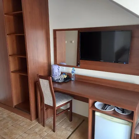 Ramzes-pokoje Z Balkonami,parking,blisko Do Plazy فندق مبيت وإفطار أوستكا