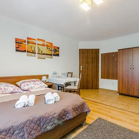 Ramzes-pokoje Z Balkonami,parking,blisko Do Plazy 3*