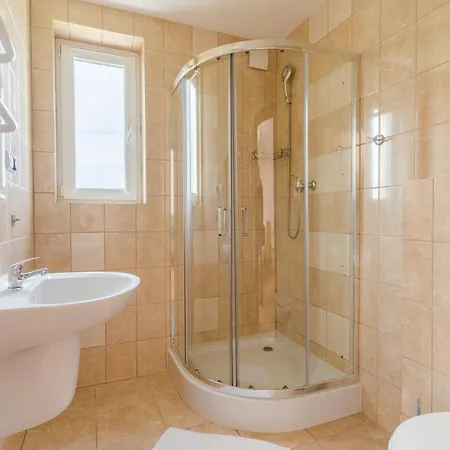 Frühstückspension Ramzes-Pokoje Z Balkonami,Parking,Blisko Do Plazy Ustka