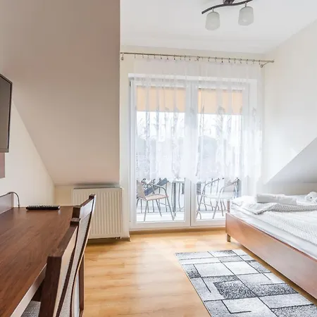 Ramzes-Pokoje Z Balkonami,Parking,Blisko Do Plazy Ustka 3*