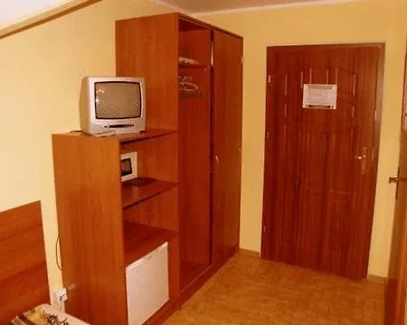 Ramzes-pokoje Z Balkonami,parking,blisko Do Plazy Oda ve Kahvaltı 3*