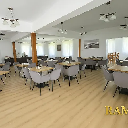 Ramzes Ustka -Pokoje Z Balkonami,Parking,Rowery,Blisko Do Plazy Bed and Breakfast