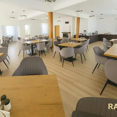Bed & Breakfast Ramzes-pokoje Z Balkonami,parking,10min Od Plazy