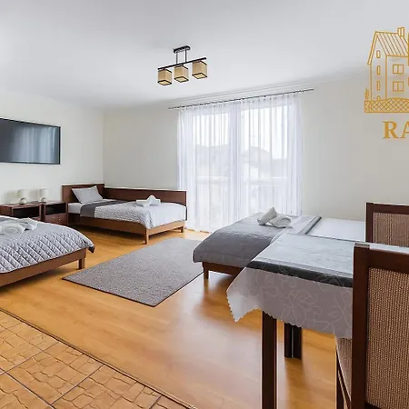 Bed & Breakfast Ramzes-pokoje Z Balkonami,parking,10min Od Plazy