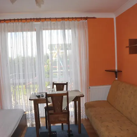 Ramzes-pokoje Z Balkonami,parking,blisko Do Plazy فندق مبيت وإفطار أوستكا