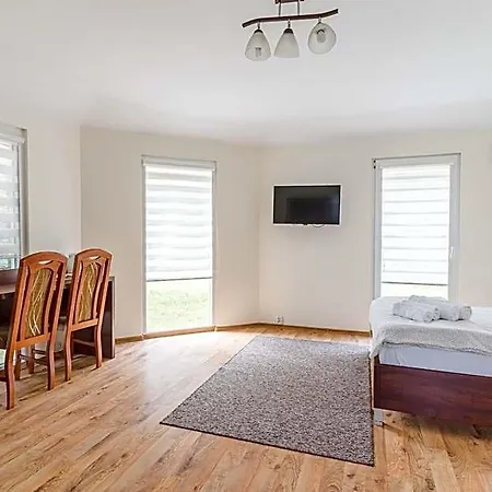 Bed & Breakfast Ramzes -pokoje Z Balkonami, Parking Gratis ,rowery ,dobry Dojazd Do Plazy I Centrum Ustka