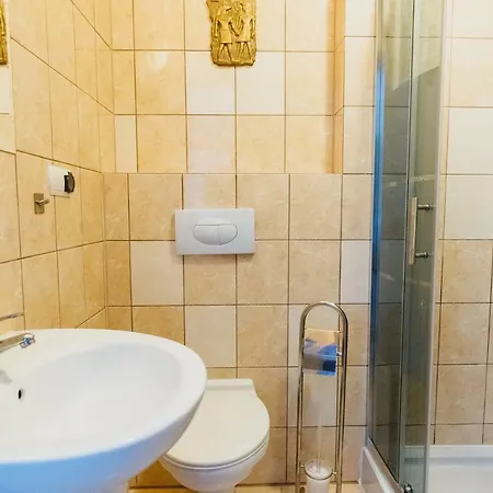 Ramzes-Pokoje Z Balkonami,Parking,Blisko Do Plazy Ustka 3*