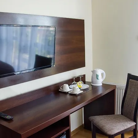 Ramzes-Pokoje Z Balkonami,Parking,Blisko Do Plazy Ustka Frühstückspension 3*