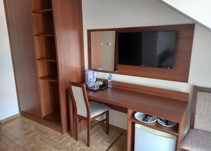 Ramzes Ustka -Pokoje Z Balkonami,Parking,Blisko Do Plazy Отель типа 