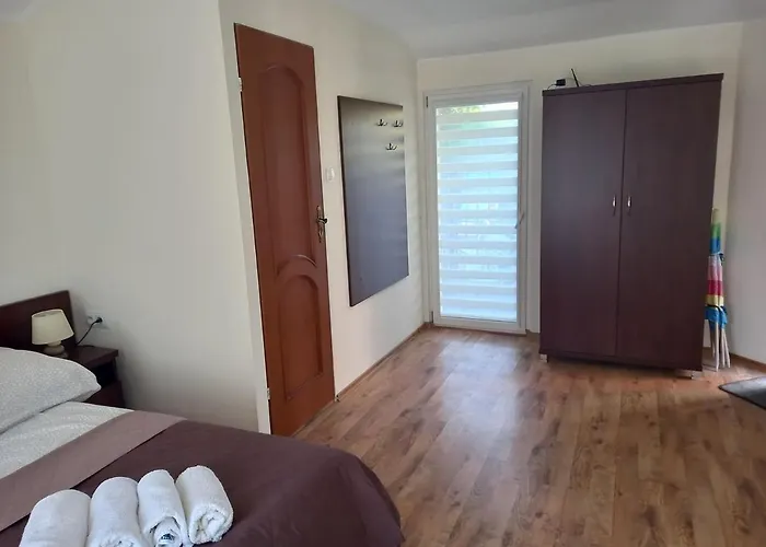 Ramzes Ustka -Pokoje Z Balkonami,Parking,Blisko Do Plazy Отель типа 