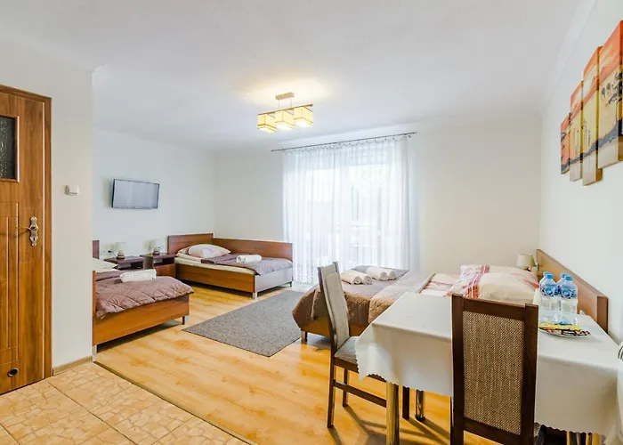 Bed and Breakfast Ramzes Ustka -Pokoje Z Balkonami,Parking,Rowery,Blisko Do Plazy 3*