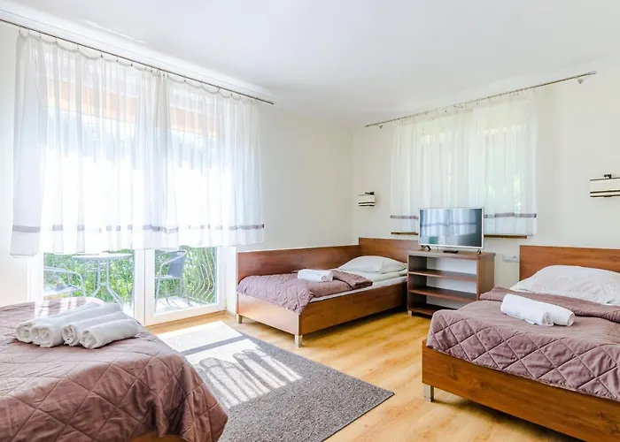 Ramzes Ustka -Pokoje Z Balkonami,Parking,Blisko Do Plazy Отель типа 