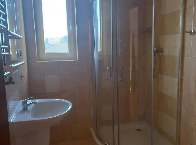 Ramzes Ustka -Pokoje Z Balkonami,Parking,Blisko Do Plazy 3* Устка