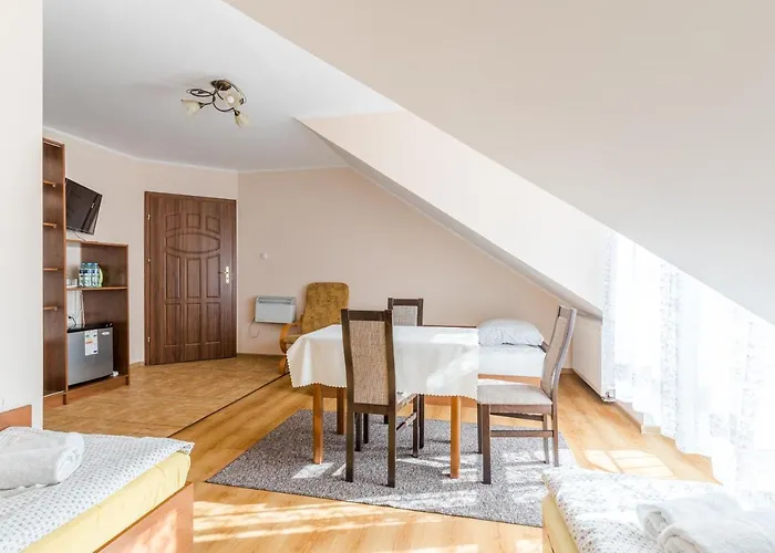 Ramzes Ustka -Pokoje Z Balkonami,Parking,Blisko Do Plazy 3*