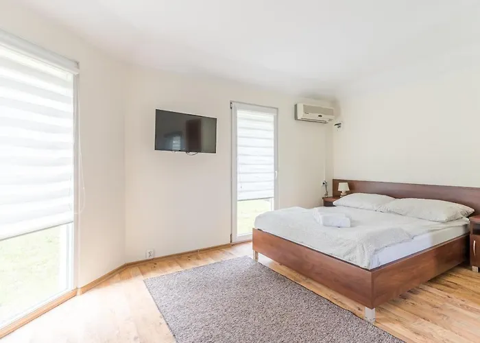 Ramzes Ustka -Pokoje Z Balkonami,Parking,Rowery,Blisko Do Plazy Bed and Breakfast Ούστκα