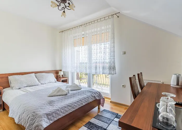 Bed and Breakfast Ramzes Ustka -Pokoje Z Balkonami,Parking,Rowery,Blisko Do Plazy