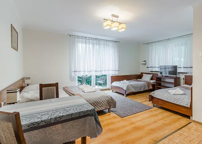 Ramzes Ustka -Pokoje Z Balkonami,Parking,Blisko Do Plazy 3*