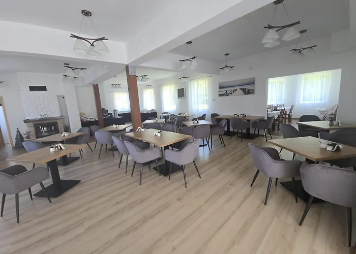 Ramzes Ustka -Pokoje Z Balkonami,Parking,Blisko Do Plazy Отель типа 