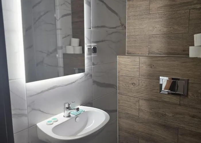 Ramzes Ustka -Pokoje Z Balkonami,Parking,Rowery,Blisko Do Plazy Bed and Breakfast