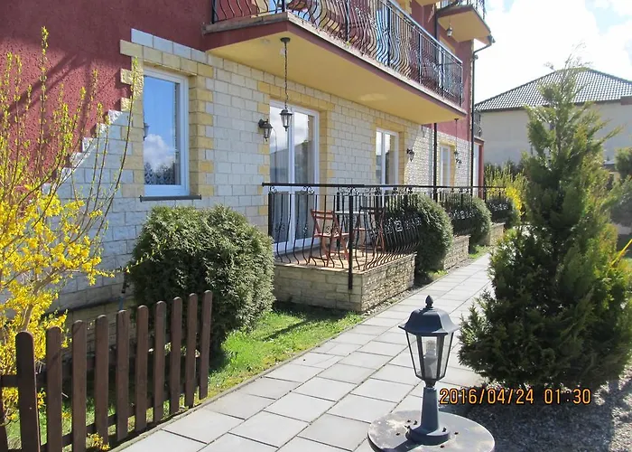 Bed and Breakfast Ramzes Ustka -Pokoje Z Balkonami,Parking,Rowery,Blisko Do Plazy